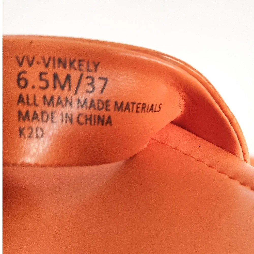 New Vince Camuto Sandals 6.5 Kitten Heels Square Toe Orange Lizard Embossed